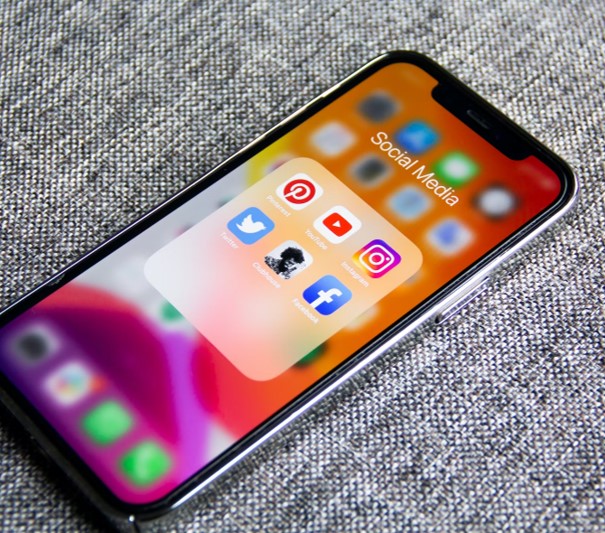 Multimedia Social Media